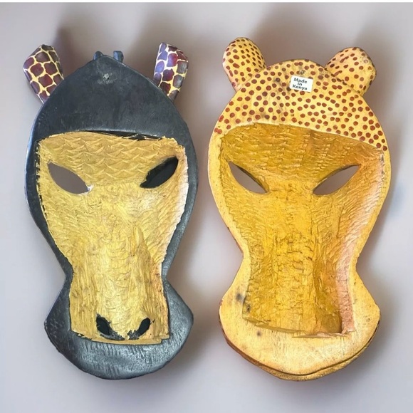 Beautiful Hand carved Wooden Giraffe Wall Accents/Decor MADE in Kenya - Picture 8 of 9